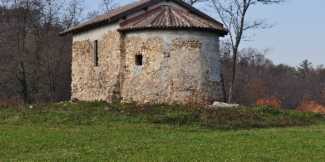 Oratorio campestre di S.Nazaro (località Caronno Corbellaro, VA). L’intervento archeologico ha messo in luce tre fasi di modifica sull’impianto originaria, dalla metà del XIII sino al XVII sec.