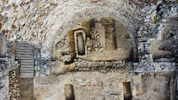 Lo scavo nella basilica di San Giovanni